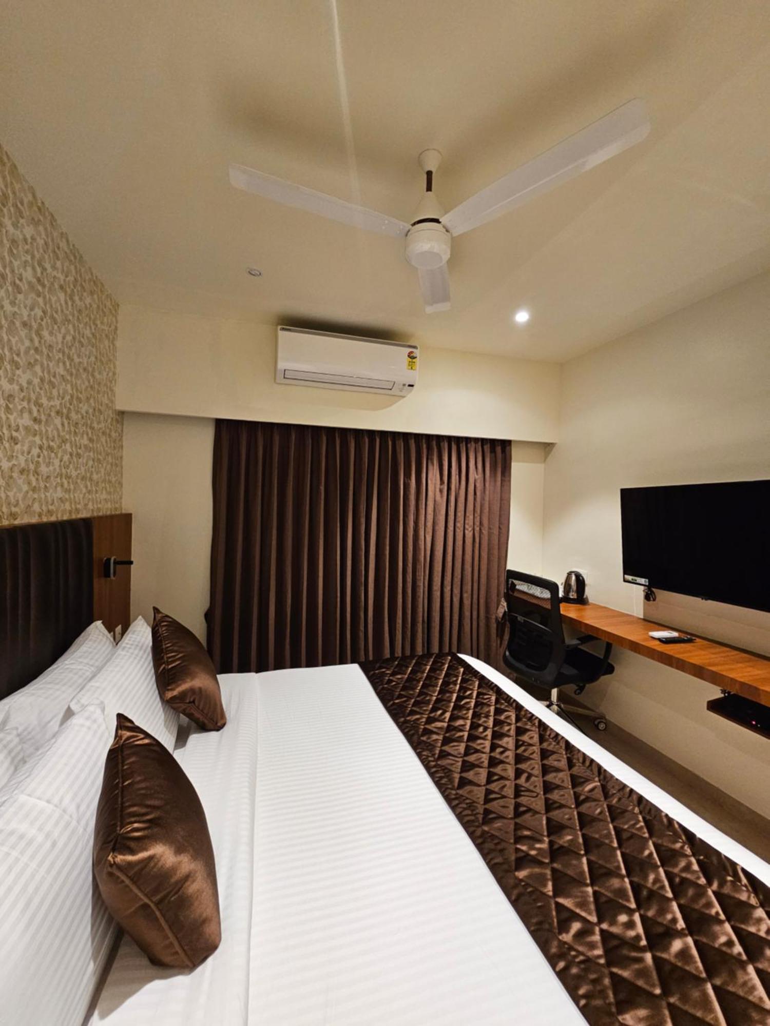 Hotel Pl Grand Karaikkudi Exterior photo